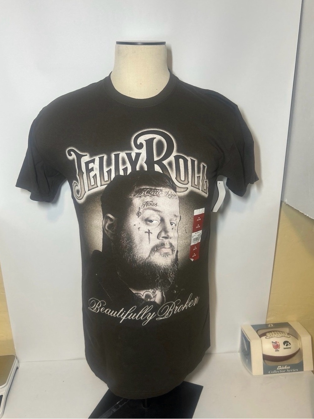 Jelly Roll 'Beautifully Broken' Graphic Tee - Black